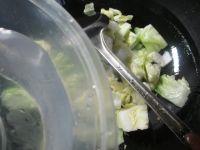 青瓜炒圆白菜的做法步骤3