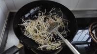 素炒拉皮的做法步骤7
