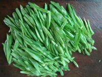 四季豆炒腐竹的做法步骤2